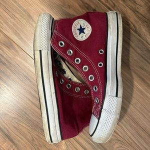 Women’s 6, Men’s 4 Maroon Burgundy hightop converse
